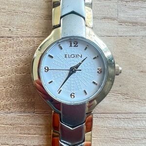 Elgin ladies two tone dress watch NEW BATTERY